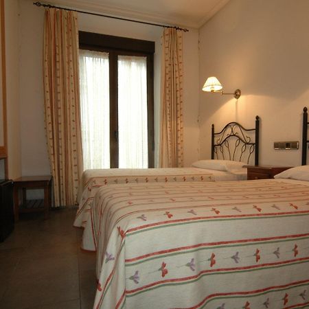 Hostal Ivor Madrid Luaran gambar