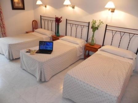 Hostal Ivor Madrid Luaran gambar