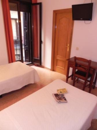 Hostal Ivor Madrid Luaran gambar