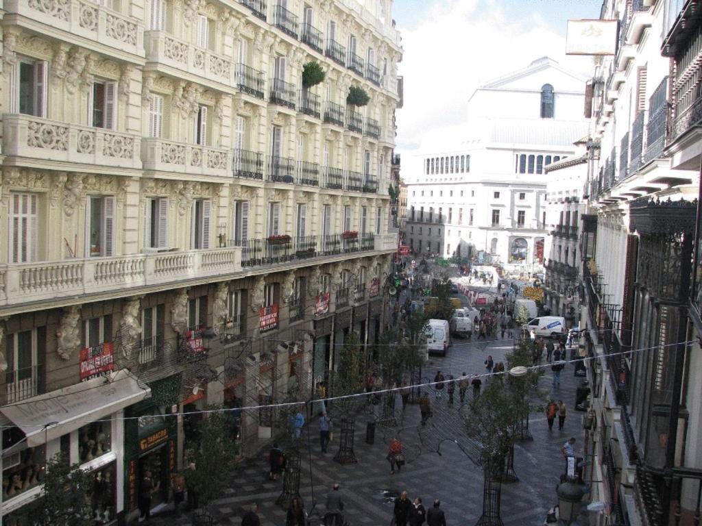 Hostal Ivor Madrid Luaran gambar