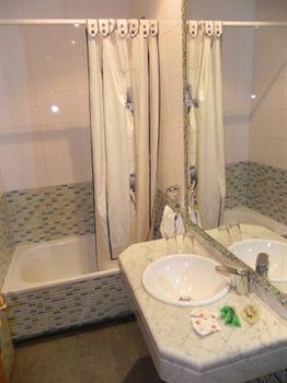 Hostal Ivor Madrid Luaran gambar