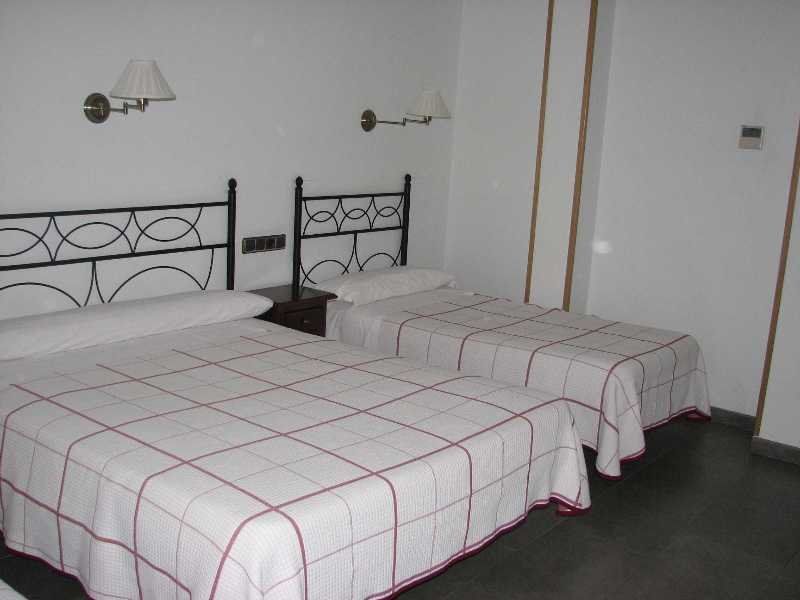 Hostal Ivor Madrid Luaran gambar